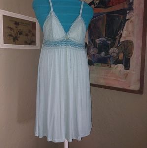Daisy Fuentes night dress